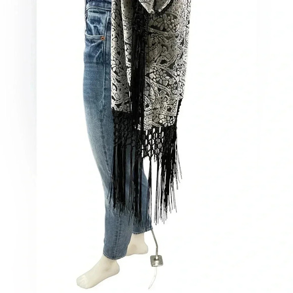 ASOS Girls On Film Black and Silver Kimono Size 4 - Picture 4 of 12